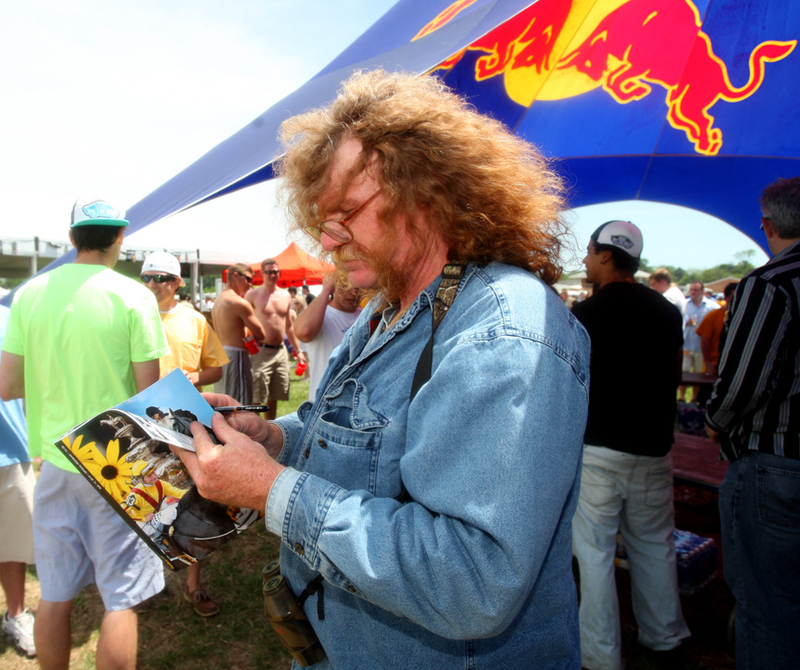 Illustration for article titled Preakness Infield Exposé: I See The Blush Upon Thy Ass Cheeks, Maryland!
